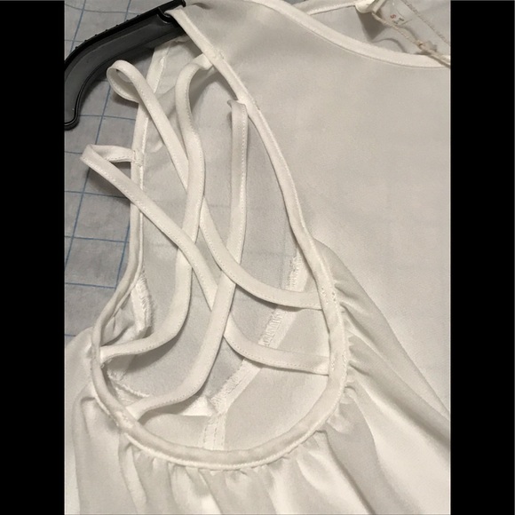 Cold shoulder top - Picture 4 of 4